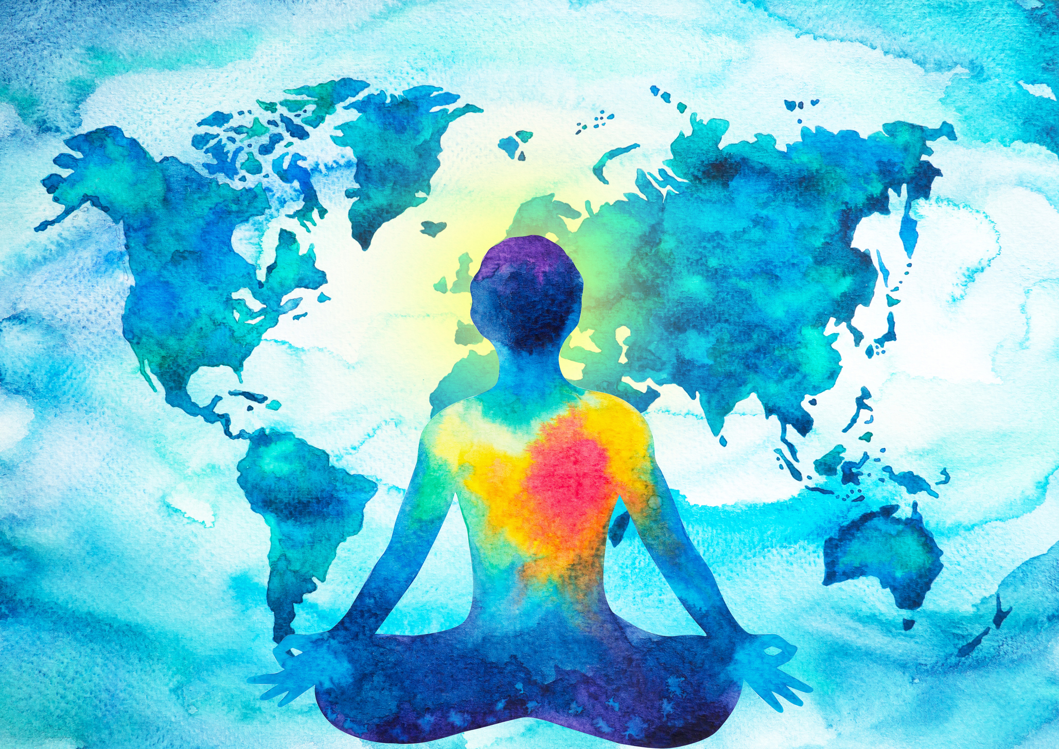 Être humain méditant à cœur ouvert devant la carte du monde